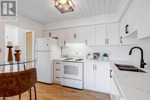 1207 - 237 King Street W, Cambridge, ON - Indoor Photo Showing Kitchen With Double Sink