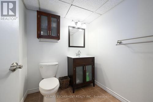 8 Gafney Court, Hamilton, ON - Indoor Photo Showing Bathroom