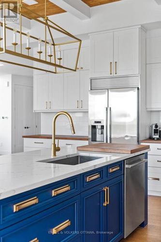 133 Cadieux Way, Ottawa, ON - Indoor Photo Showing Kitchen With Double Sink With Upgraded Kitchen