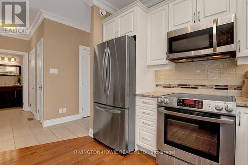 617 Meadowridge Circle, Ottawa, ON - Indoor Photo Showing Kitchen With Stainless Steel Kitchen