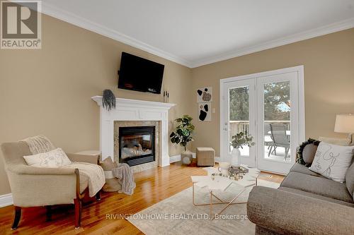 617 Meadowridge Circle, Ottawa, ON - Indoor Photo Showing Living Room With Fireplace