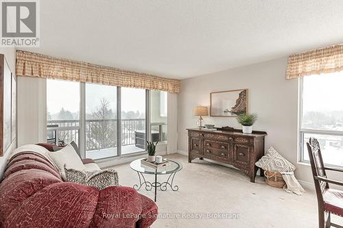 608 - 172 Eighth Street, Collingwood, ON - Indoor Photo Showing Living Room