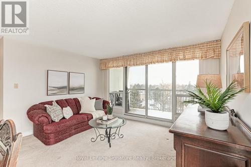 608 - 172 Eighth Street, Collingwood, ON - Indoor Photo Showing Living Room