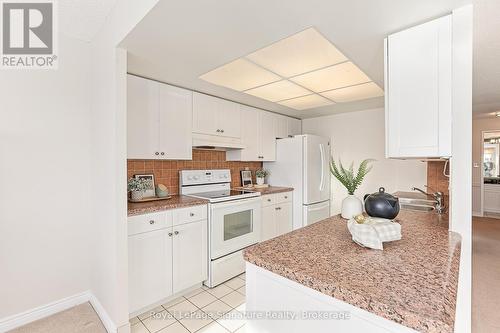 608 - 172 Eighth Street, Collingwood, ON - Indoor Photo Showing Kitchen