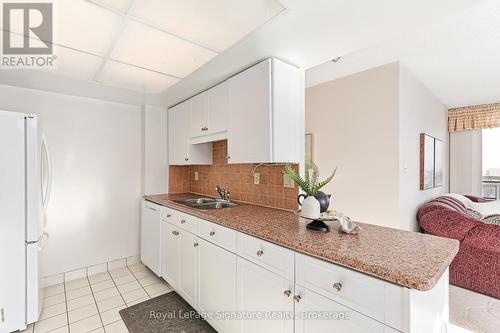 608 - 172 Eighth Street, Collingwood, ON - Indoor Photo Showing Kitchen With Double Sink