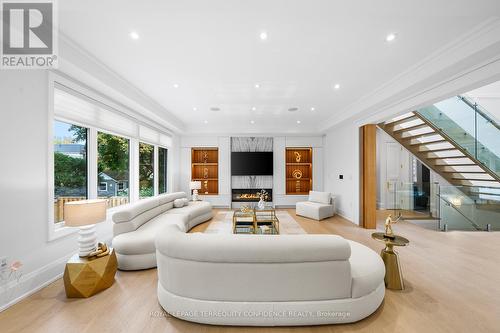 190 Hounslow Avenue, Toronto, ON - Indoor Photo Showing Living Room