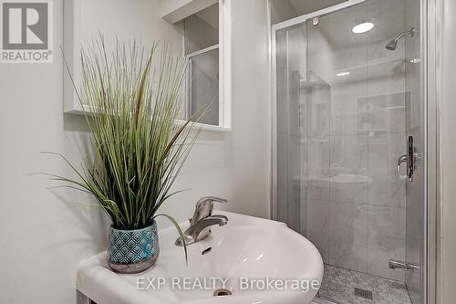 11 Micmac Crescent, Toronto, ON - Indoor Photo Showing Bathroom