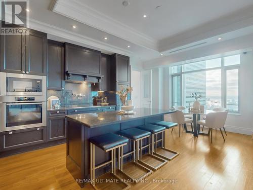 5104 - 311 Bay Street, Toronto, ON - Indoor Photo Showing Kitchen With Upgraded Kitchen