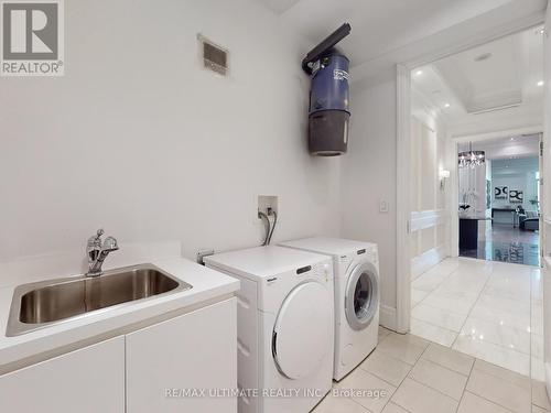 5104 - 311 Bay Street, Toronto, ON - Indoor Photo Showing Laundry Room