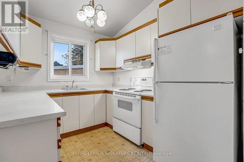 20 Chatfield Drive, Toronto, ON - Indoor Photo Showing Kitchen