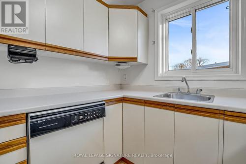 20 Chatfield Drive, Toronto, ON - Indoor Photo Showing Kitchen