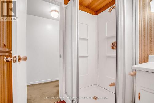 20 Chatfield Drive, Toronto, ON - Indoor Photo Showing Bathroom