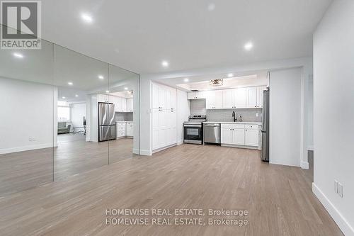 1204 - 90 Fisherville Road, Toronto, ON - Indoor Photo Showing Kitchen