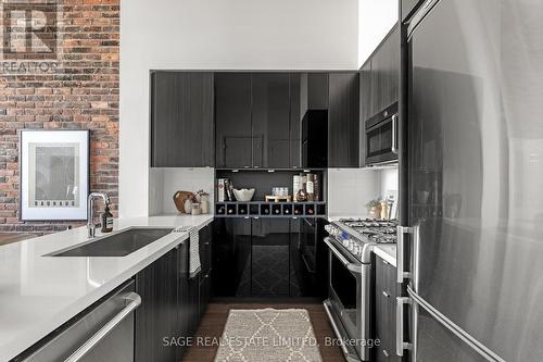 Ph04 - 88 Colgate Avenue, Toronto, ON - Indoor Photo Showing Kitchen With Upgraded Kitchen