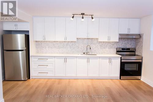 659 Shakespeare Avenue, Oshawa, ON - Indoor Photo Showing Kitchen