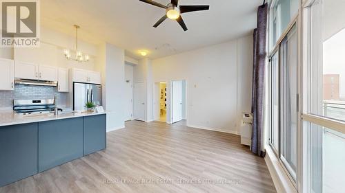 404 - 1600 Keele Street, Toronto, ON - Indoor Photo Showing Kitchen With Upgraded Kitchen