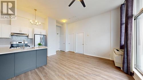 404 - 1600 Keele Street, Toronto, ON - Indoor Photo Showing Kitchen With Stainless Steel Kitchen With Upgraded Kitchen