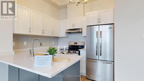 404 - 1600 Keele Street, Toronto, ON - Indoor Photo Showing Kitchen With Stainless Steel Kitchen With Upgraded Kitchen