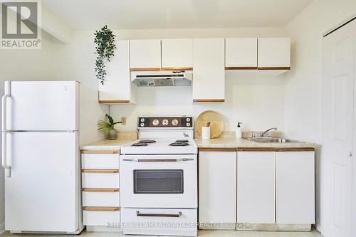 71 Clairton Crescent, Toronto, ON - Indoor Photo Showing Kitchen