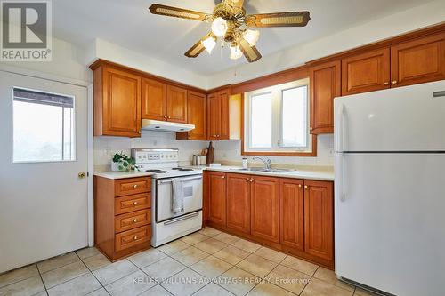 71 Clairton Crescent, Toronto, ON - Indoor Photo Showing Kitchen