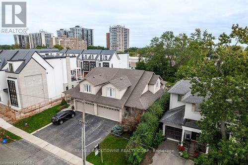 2304 Sovereign Street, Oakville, ON - Outdoor