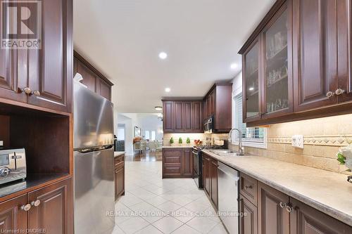 2304 Sovereign Street, Oakville, ON - Indoor Photo Showing Kitchen