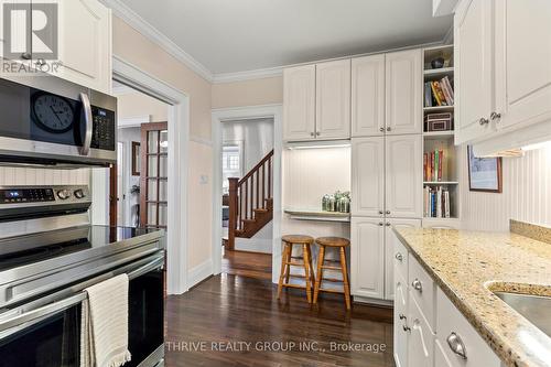 1006 Waterloo Street, London, ON - Indoor Photo Showing Kitchen