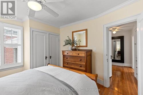 1006 Waterloo Street, London, ON - Indoor Photo Showing Bedroom