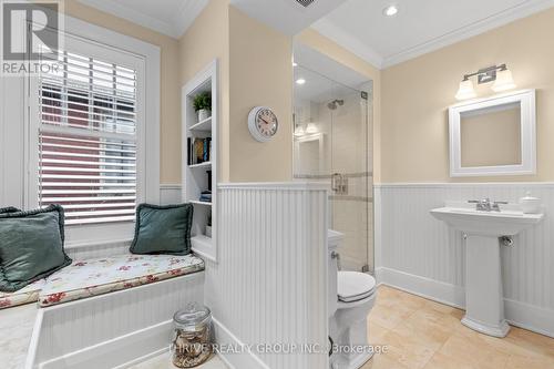 1006 Waterloo Street, London, ON - Indoor Photo Showing Bathroom