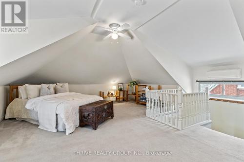 1006 Waterloo Street, London, ON - Indoor Photo Showing Bedroom