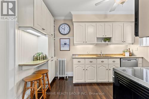 1006 Waterloo Street, London, ON - Indoor Photo Showing Kitchen