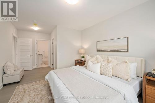 309 - 1560 Upper West Avenue, London, ON - Indoor Photo Showing Bedroom