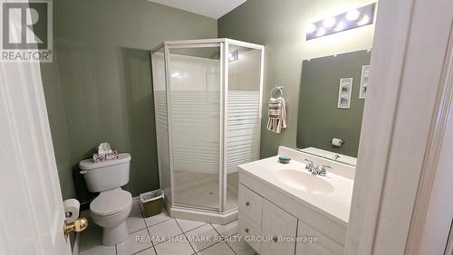 1250 Upper Dwyer Hill Road, Ottawa, ON - Indoor Photo Showing Bathroom