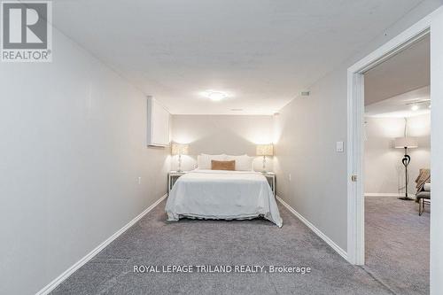 35 Caprice Crescent, London, ON - Indoor Photo Showing Bedroom