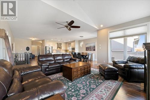 740 Cartographe Street, Ottawa, ON - Indoor Photo Showing Living Room