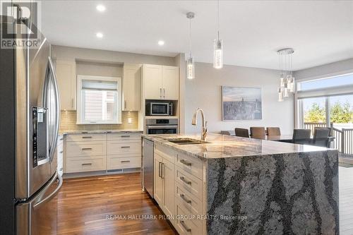 740 Cartographe Street, Ottawa, ON - Indoor Photo Showing Kitchen With Upgraded Kitchen