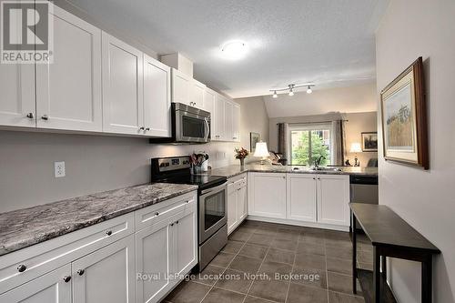 105 Empire Lane, Meaford, ON - Indoor Photo Showing Kitchen With Upgraded Kitchen