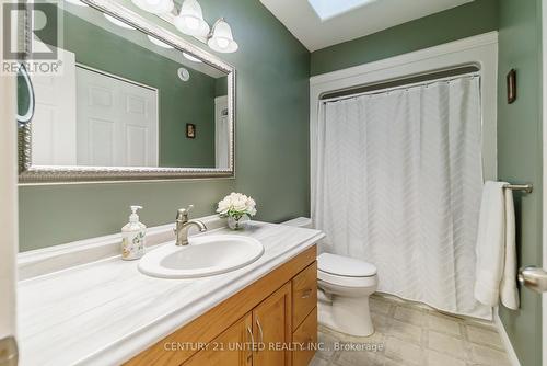 180 Wood Duck Drive, Otonabee-South Monaghan, ON - Indoor Photo Showing Bathroom