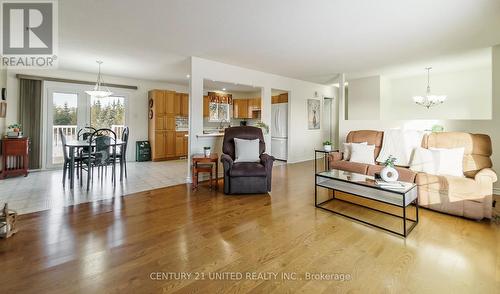 180 Wood Duck Drive, Otonabee-South Monaghan, ON - Indoor Photo Showing Living Room