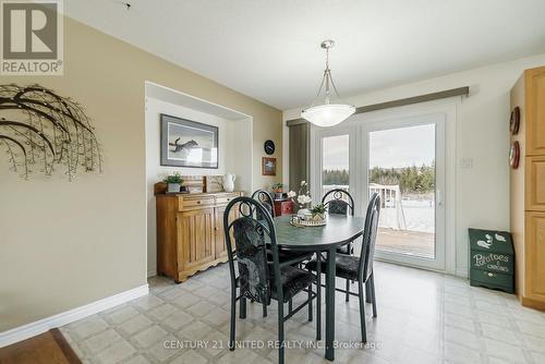 180 Wood Duck Drive, Otonabee-South Monaghan, ON - Indoor Photo Showing Dining Room