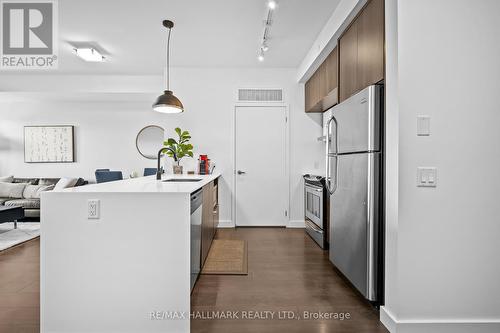 207 - 5025 Harvard Road, Mississauga, ON - Indoor Photo Showing Kitchen