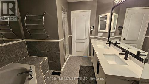 4972 Southampton Drive, Mississauga, ON - Indoor Photo Showing Bathroom