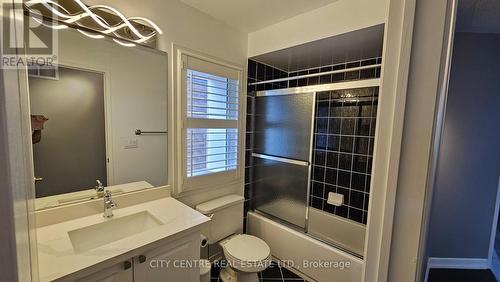 4972 Southampton Drive, Mississauga, ON - Indoor Photo Showing Bathroom