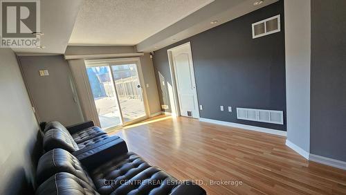 4972 Southampton Drive, Mississauga, ON - Indoor