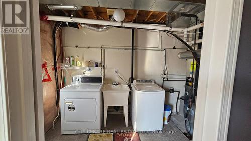 4972 Southampton Drive, Mississauga, ON - Indoor Photo Showing Laundry Room