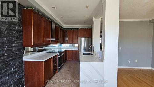 4972 Southampton Drive, Mississauga, ON - Indoor Photo Showing Kitchen