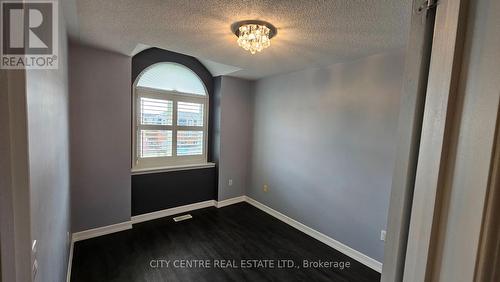 4972 Southampton Drive, Mississauga, ON - Indoor Photo Showing Other Room