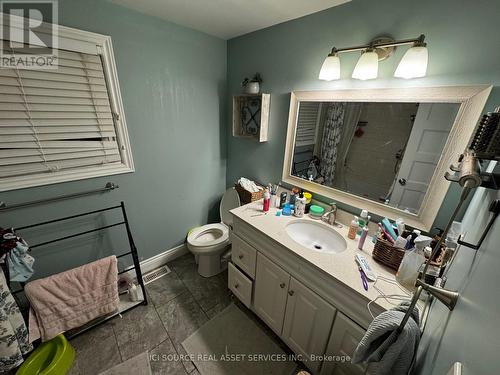 784 Westbury Crescent, London, ON - Indoor Photo Showing Bathroom