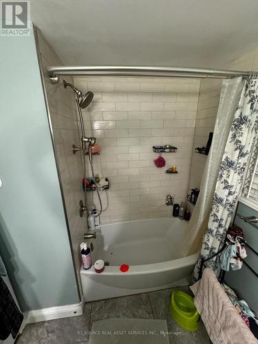 784 Westbury Crescent, London, ON - Indoor Photo Showing Bathroom