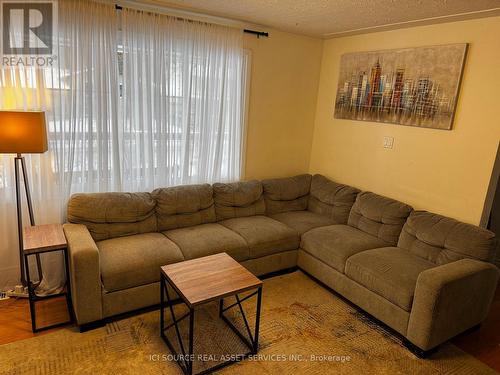 784 Westbury Crescent, London, ON - Indoor Photo Showing Living Room